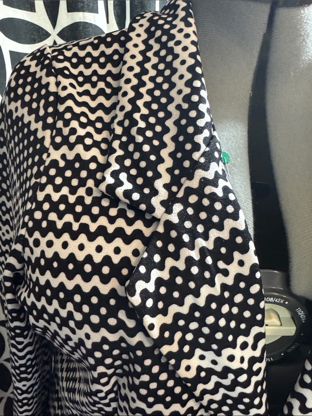 Lularoe Gwen Blazer- Black & White Patterned Women's Long Blazer Jacket - Picture 4 of 5